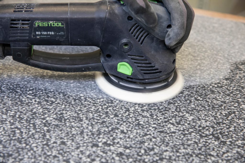 reparare prin slefuire placi mineral CORIAN Solid Surface