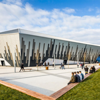 Dincolo de transparenta: policarbonatul in arhitectura contemporana